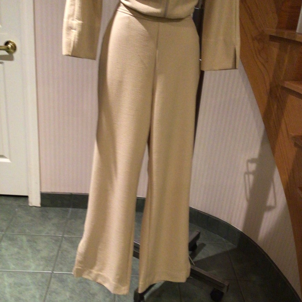 NWOT slip on pants